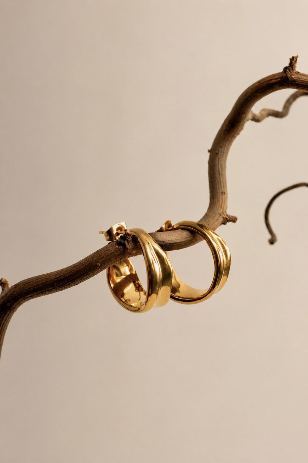 Milan Hoops in waterproof 18k PVD gold plated stainless steel – hypoallergenic hoop earrings UK