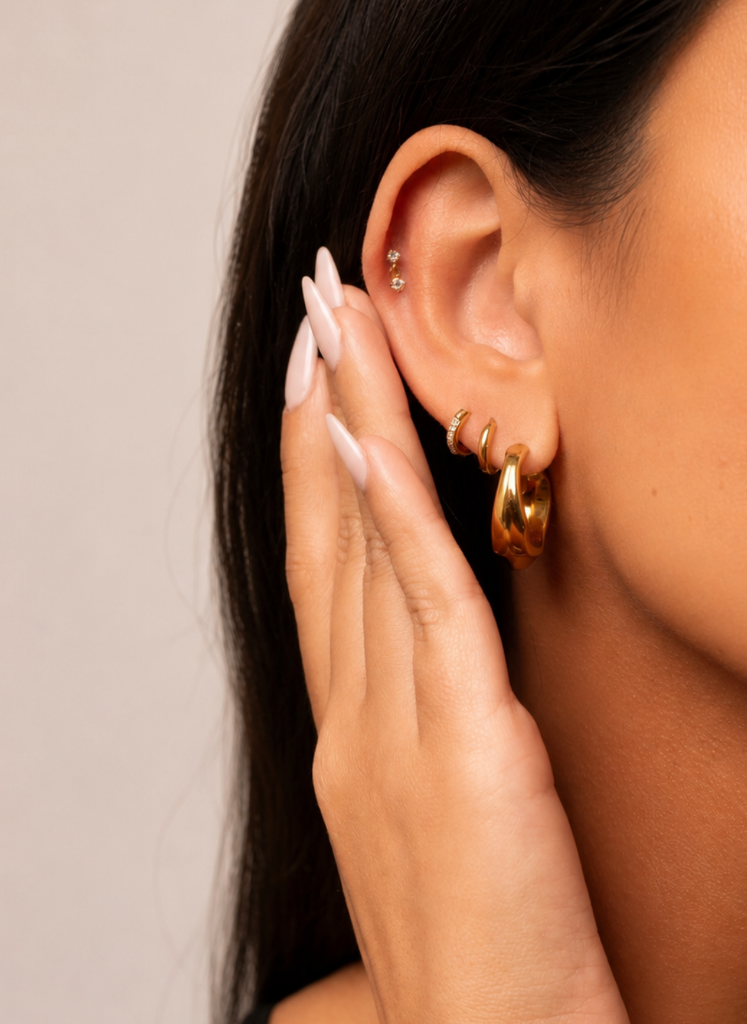 Nova Dangle Labret piercing for tragus, helix, lobe, flat, in hypoallergenic surgical steel with PVD gold plating – waterproof piercing jewellery UK